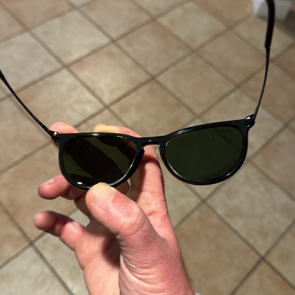 RayBan “ERIKA” sunglasses - Picture 2 of 4